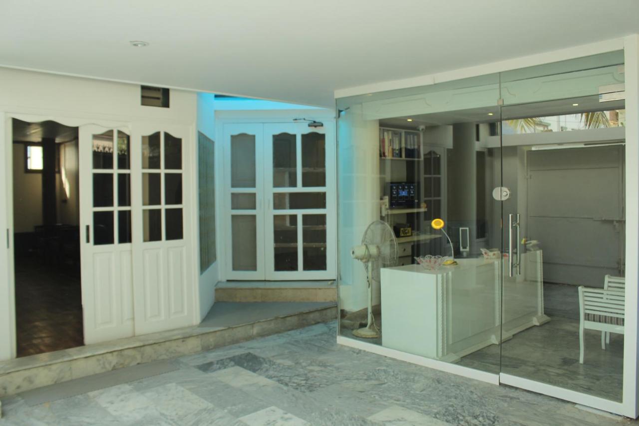 فندق Hilton Bayview Lnn كراتشي المظهر الخارجي الصورة